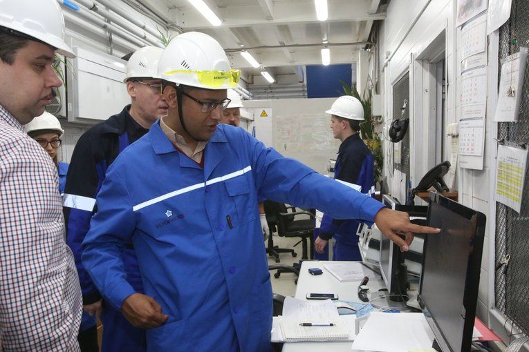 Mehru Electrical & Mechanical Engineers (P) Ltd. Specialists Introduced to High-Voltage Bushings Production