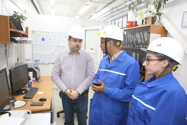 Mehru Electrical & Mechanical Engineers (P) Ltd. Specialists Introduced to High-Voltage Bushings Production