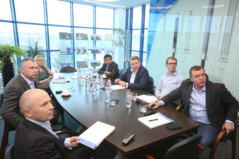The Board meeting of the Russian-Indian joint venture MIM Pvt. Ltd. at Izolyator plant, C — Managing Director Sandeep Prakash Sharma