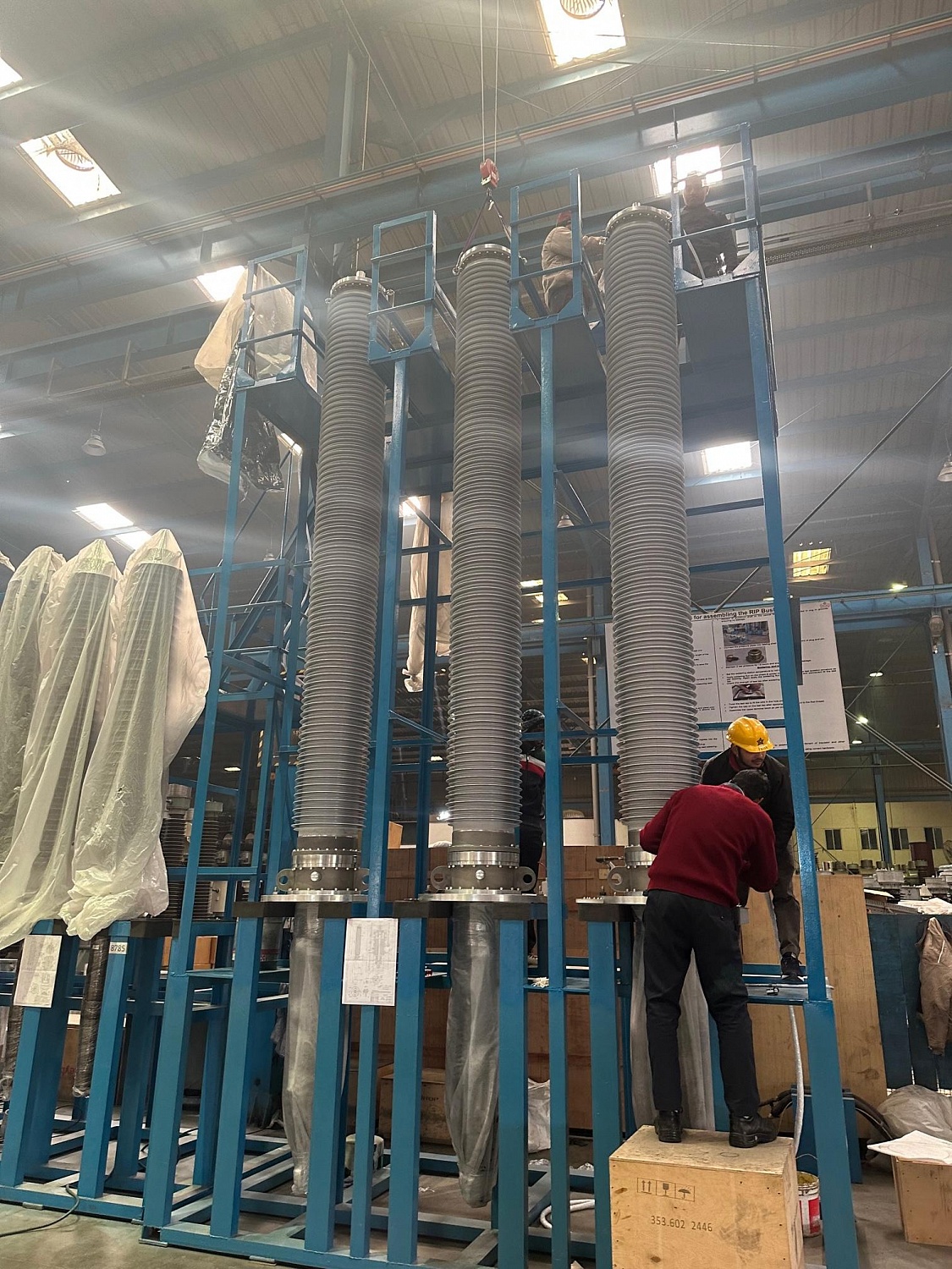 On 23 january 2023 the assembly of the first 6 420 kV bushings began. The bushings are made entirely from Indian components.